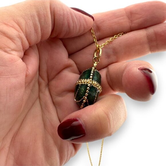 Green and Gold-tone Egg Necklace - Picture 7 of 13